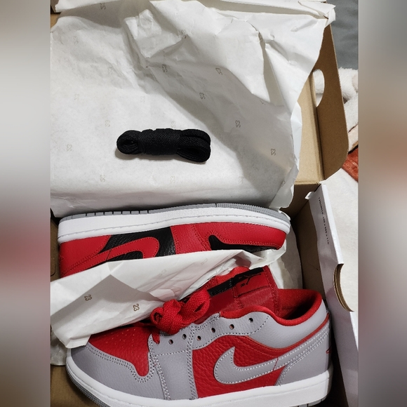 Nike Air jordans 1 Low - Picture 3 of 5